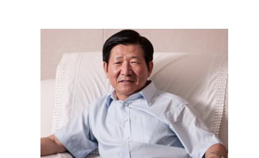 侯云春会长接受《新商务周刊》的独家采访