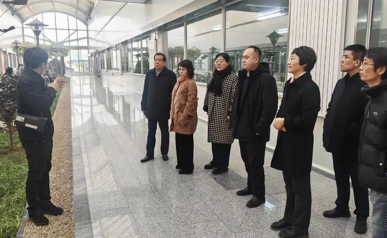 支部开展主题教育联学联建——走进北京同仁堂
