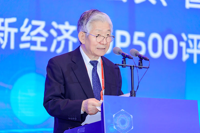 2侯云春.jpg